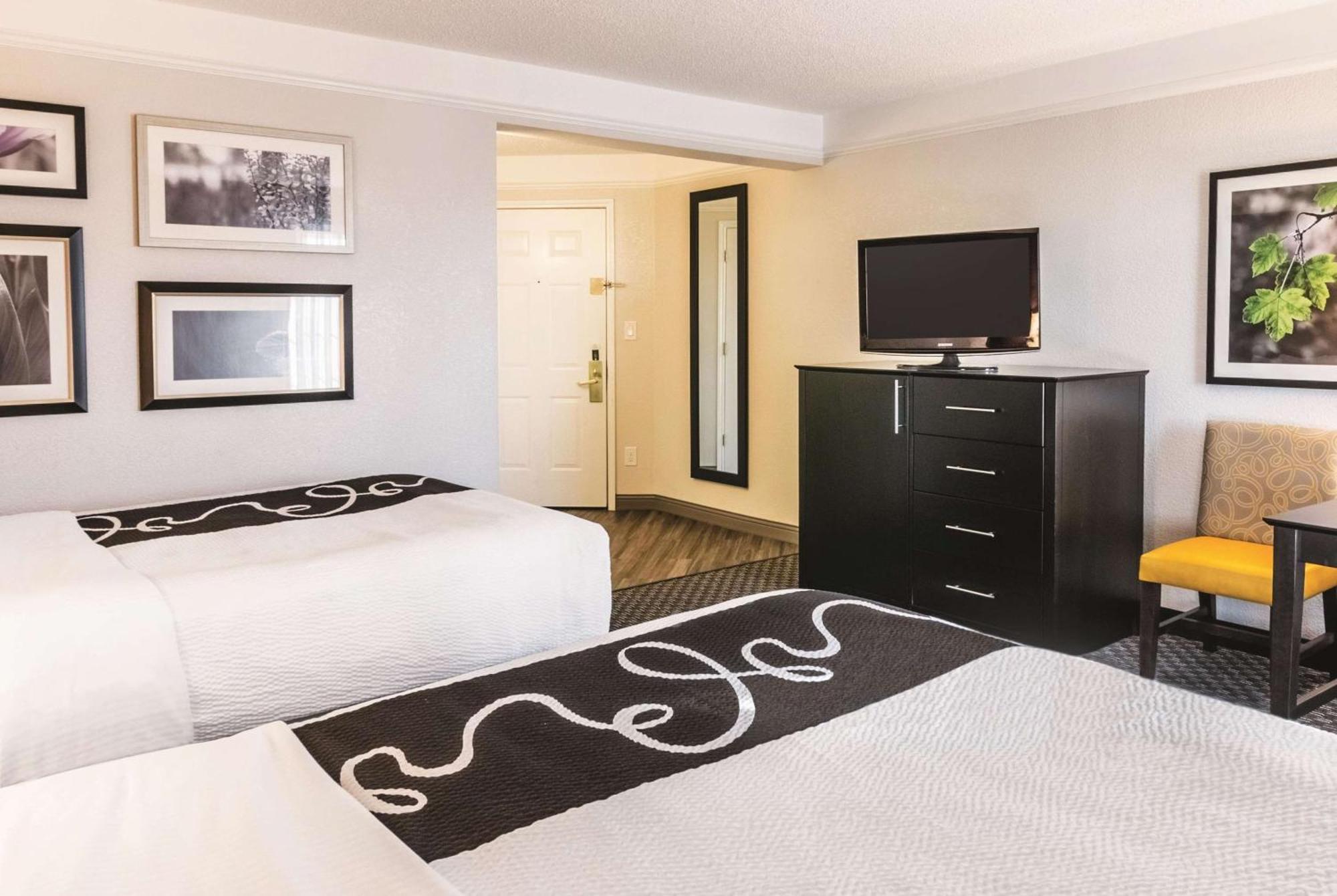 Deluxe Double Room Two Double Beds Non-Smoking
