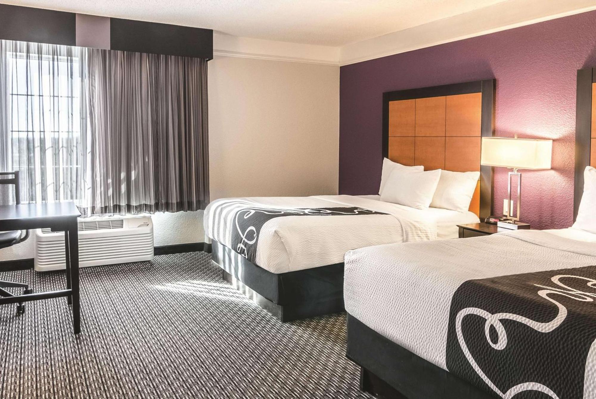 Deluxe Double Room Two Double Beds Non-Smoking
