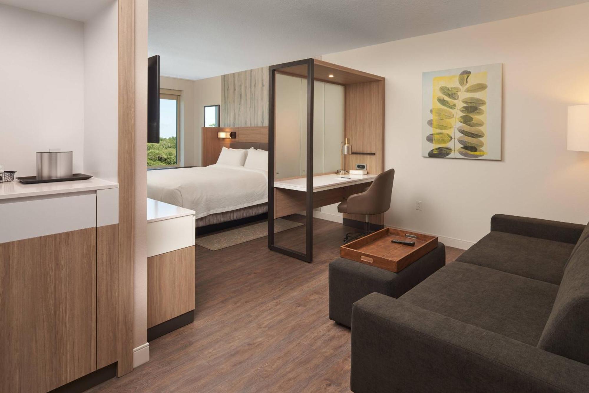 King Suite with Trundle Bed