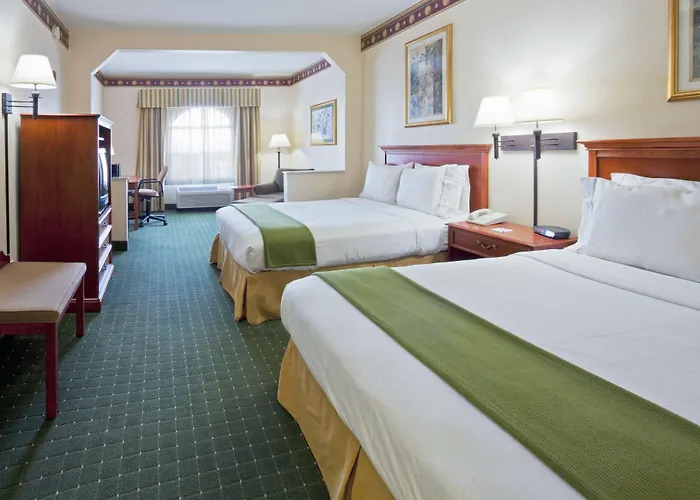 Holiday Inn Express & Suites International Airport By Ihg
