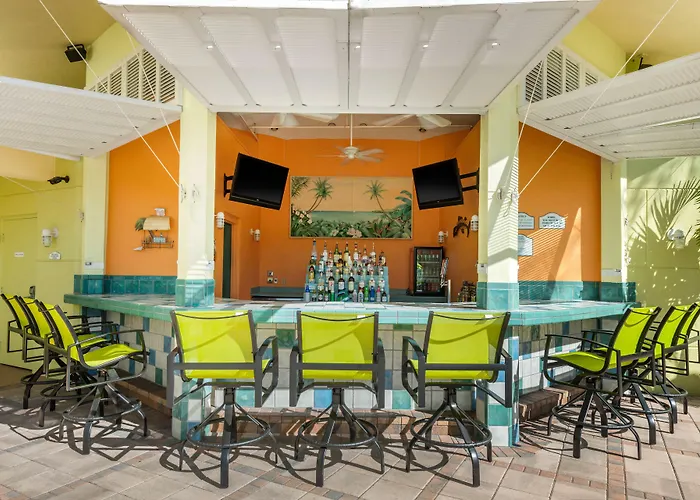 Comfort Suites Maingate East