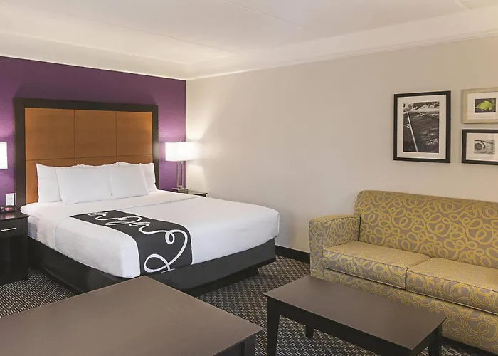 La Quinta By Wyndham Orlando Airport - On Property Food Trucks & Free Airport Shuttle!